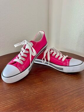 Hot Pink Low-Top Canvas Sneakers / Shoes Women’s 8.5